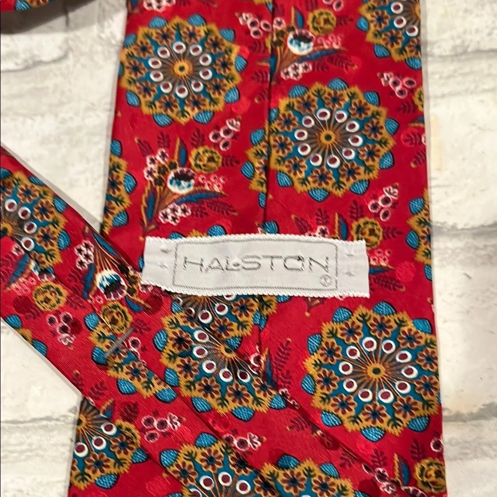 halston stylish tie